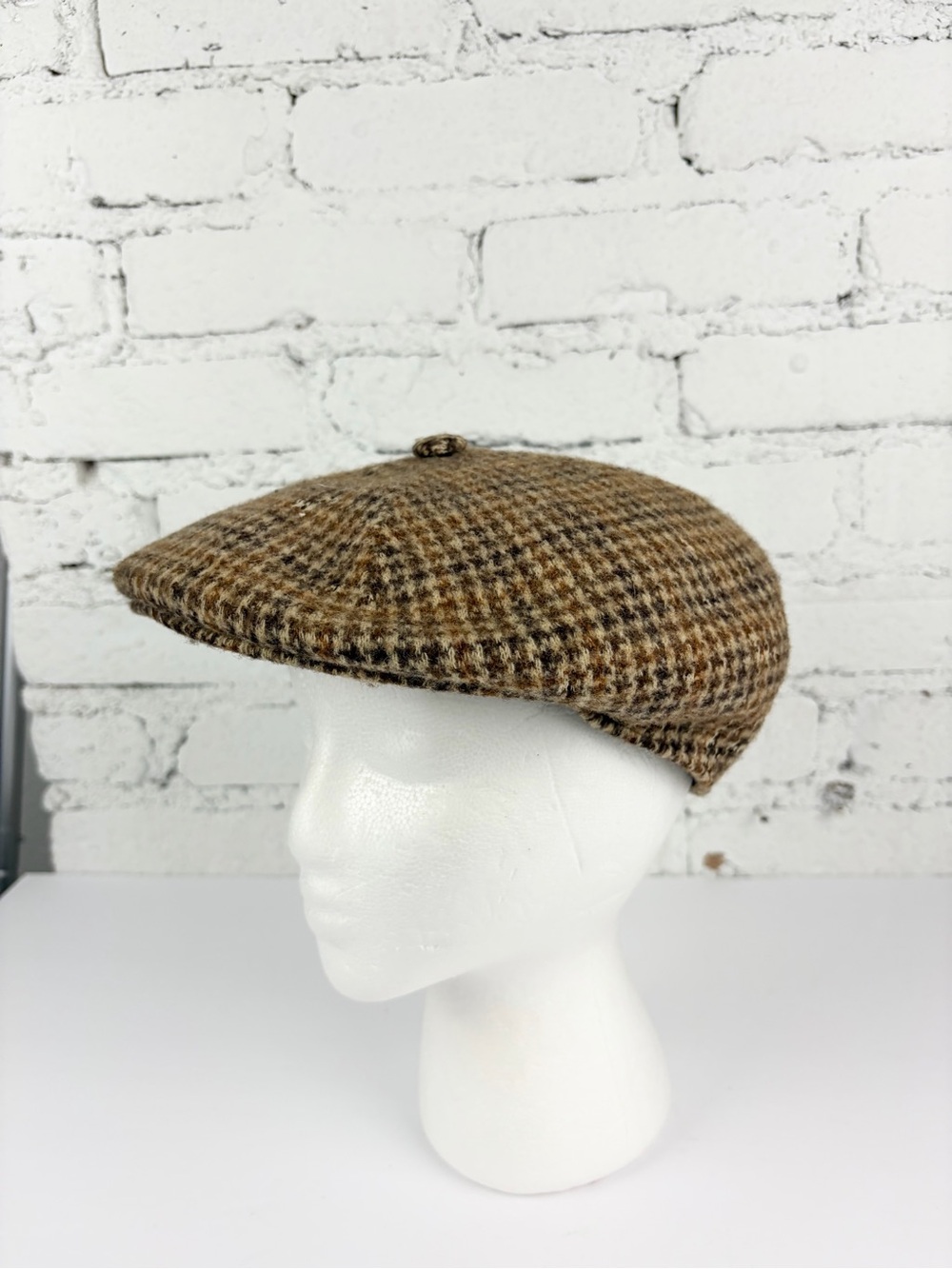 Kangol Brown Gold Tweed Houndstooth Flat Newsboy Cap Medium